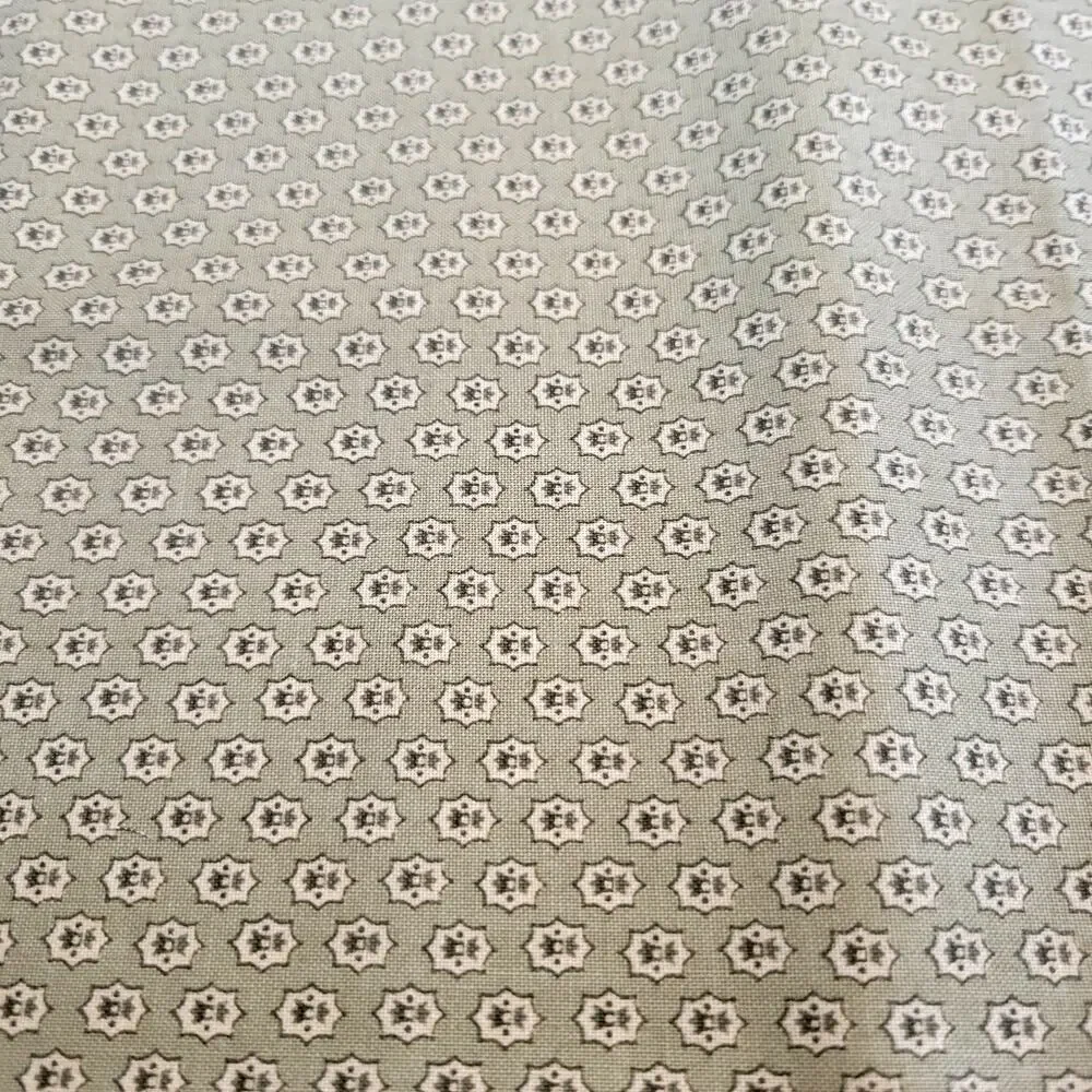 Cranston VIP Green Floral Star Cotton Fabric 1yd x44